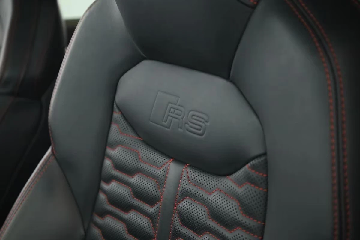 Audi RSQ8 PERFROMANCE KERAMIK MATRIX PANORAMA B&O, снимка 9 - Автомобили и джипове - 55478353