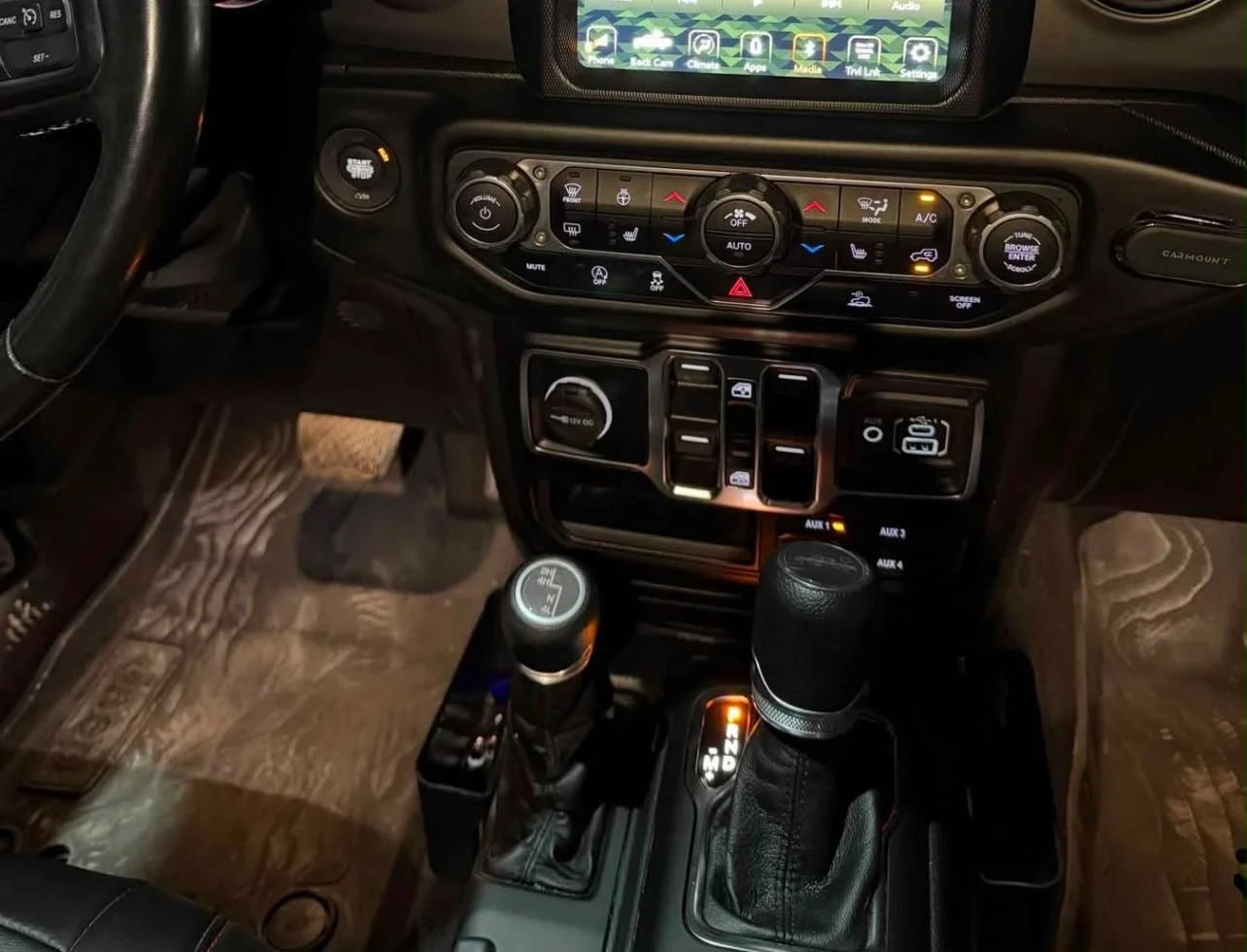 Jeep Gladiator Sport 3.6 V6 4x4 АВТОМАТИК, снимка 9 - Автомобили и джипове - 55574733