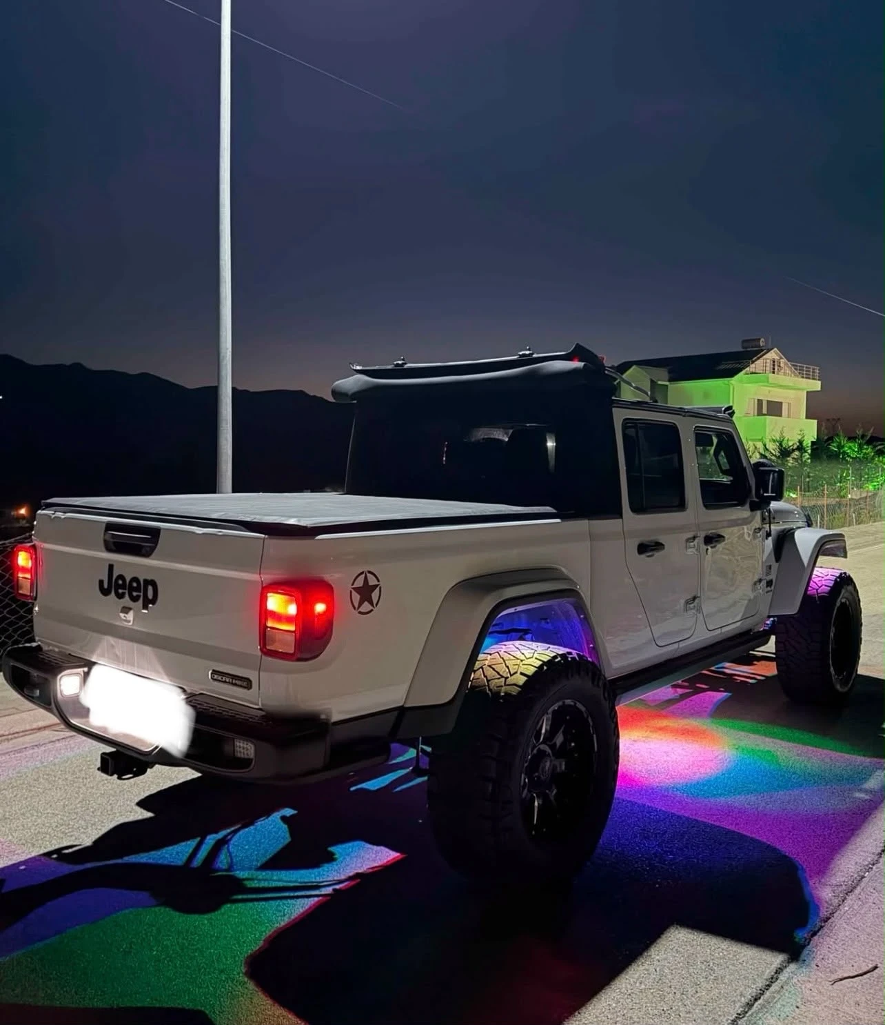 Jeep Gladiator Sport 3.6 V6 4x4 АВТОМАТИК, снимка 3 - Автомобили и джипове - 55574733