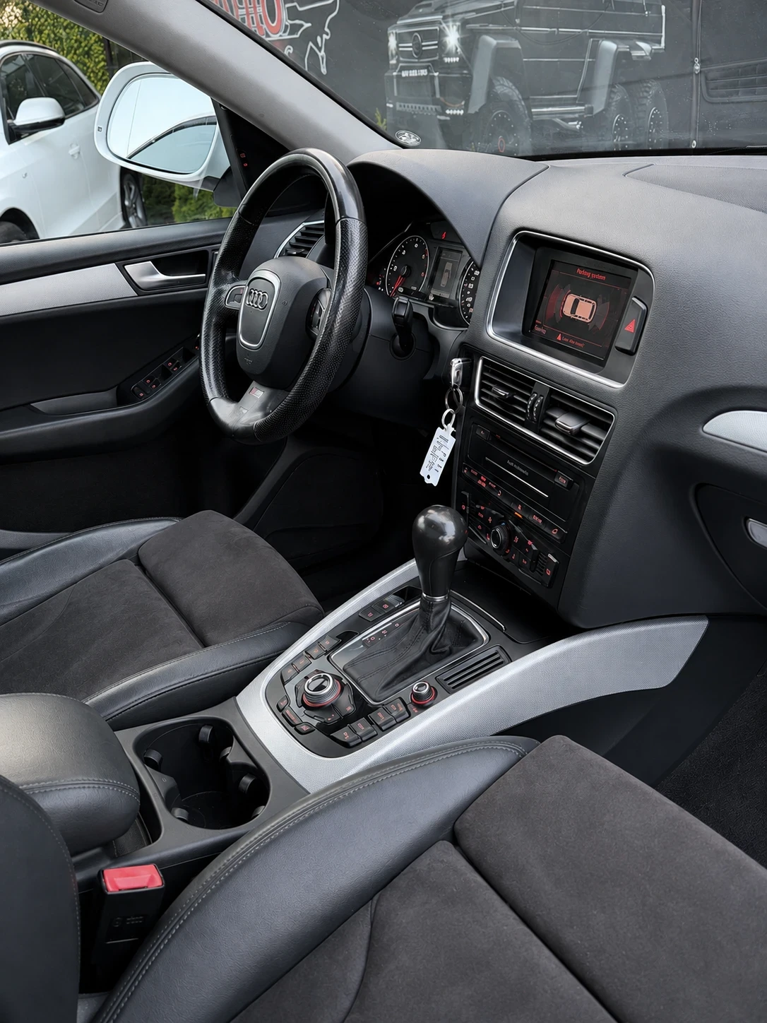 Audi Q5 3.0TDI| 240HP| QUATTRO| S-LINE| PANO| ЛИЗИНГ, снимка 12 - Автомобили и джипове - 55647158