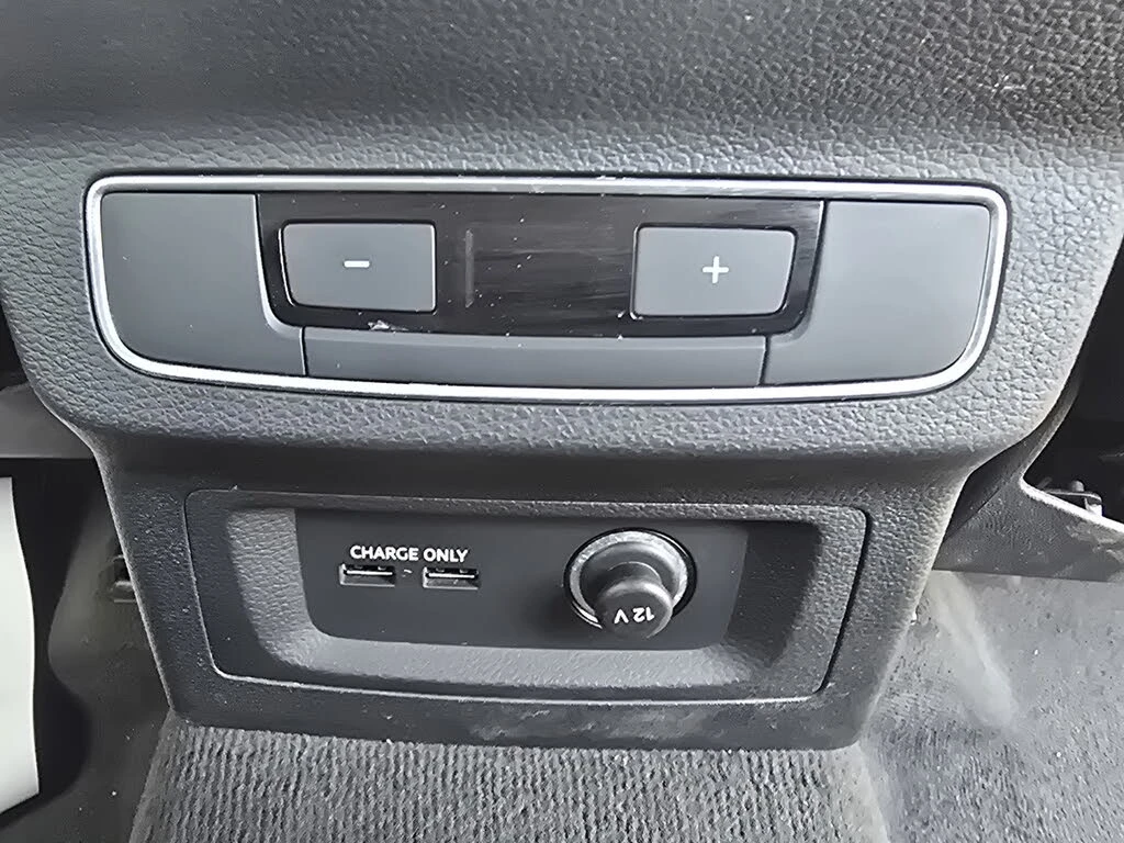 Audi Q5 Komfort * АвтоКредит (ЦЕНА ДО БГ), снимка 15 - Автомобили и джипове - 56133273