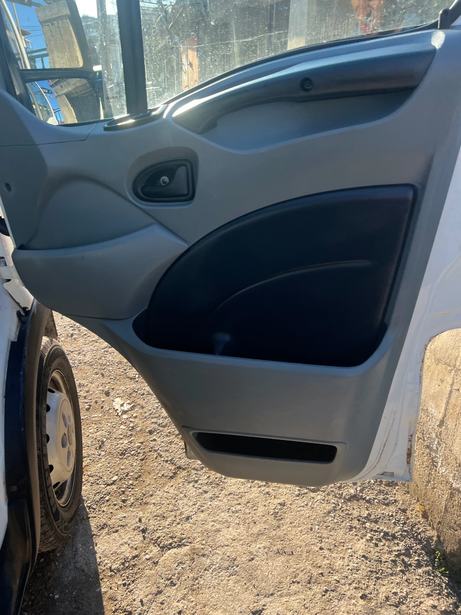 Iveco Daily, снимка 12 - Бусове и автобуси - 54311487