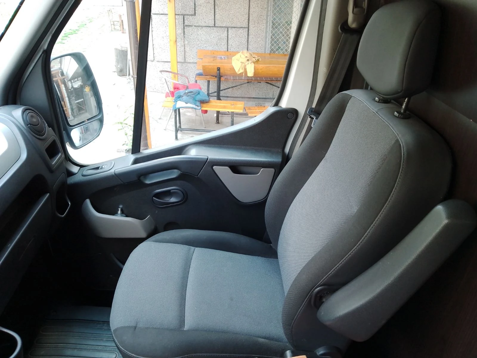   2010  | Mobile.bg   8