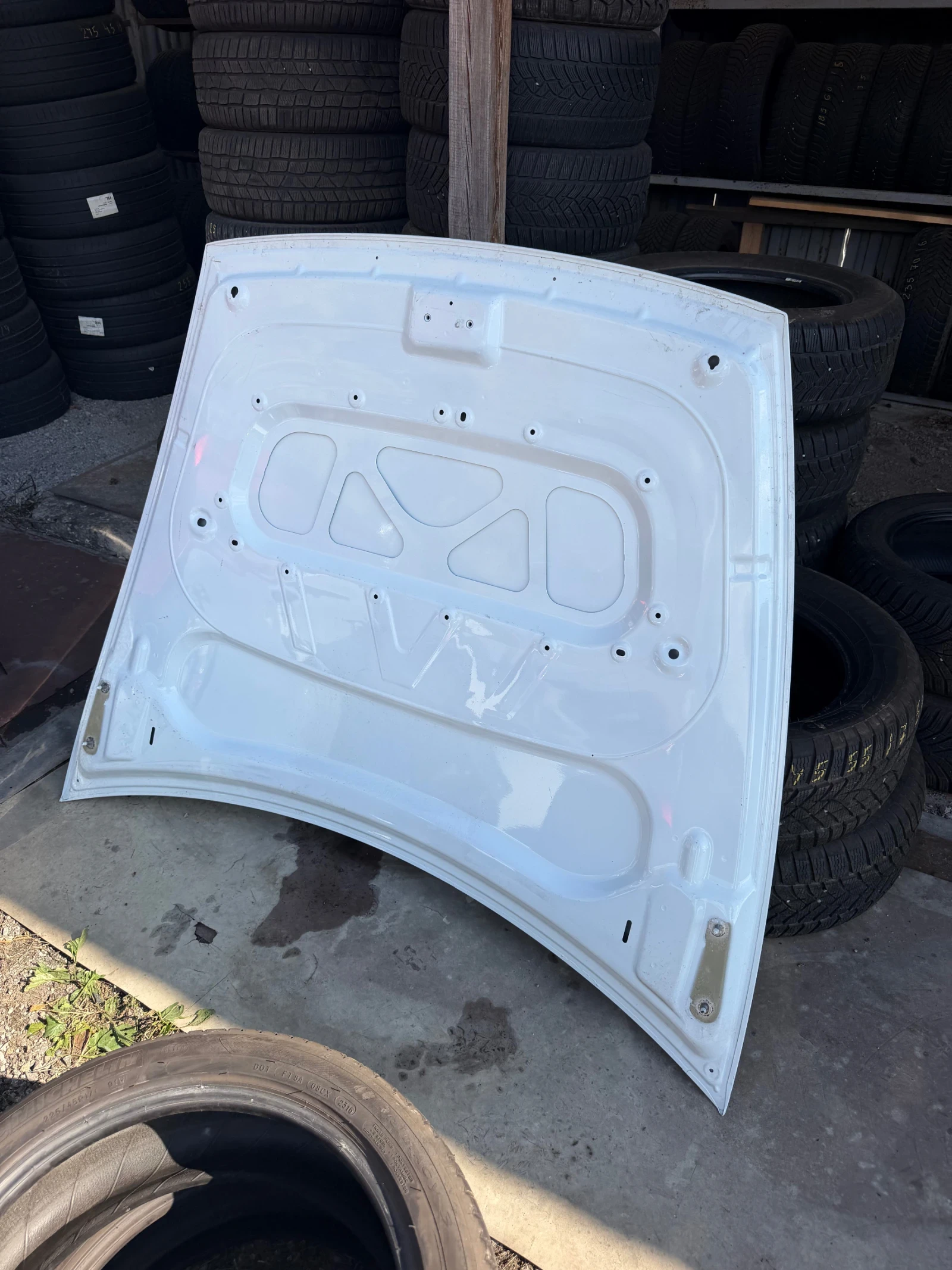 Преден капак Tesla Model Y Juniper, снимка 2 - Части - 56439969