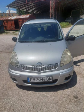  Toyota Yaris verso