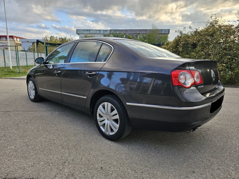 VW Passat 2.0TDI 4MOTION Highline 6скорости Подгрев 4х4 Navi, снимка 5 - Автомобили и джипове - 47566741