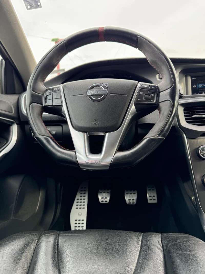 Volvo V40 2.0TD, снимка 16 - Автомобили и джипове - 48955039