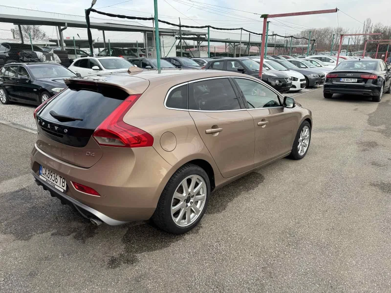 Volvo V40 2.0TD, снимка 4 - Автомобили и джипове - 48955039