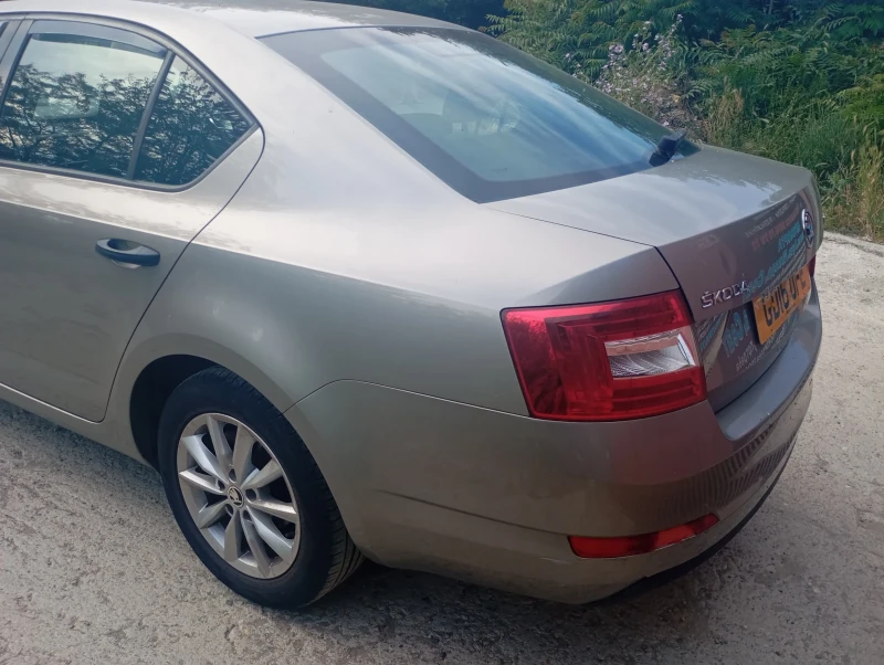 Skoda Octavia 1.6 тди, снимка 4 - Автомобили и джипове - 50621691