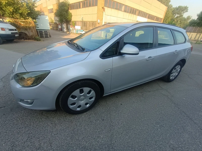 Opel Astra 1.6vvt 116кс, снимка 2 - Автомобили и джипове - 51317572