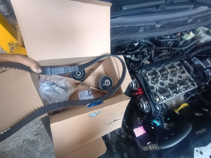 Opel Astra 1.6vvt 116кс, снимка 13 - Автомобили и джипове - 51317572