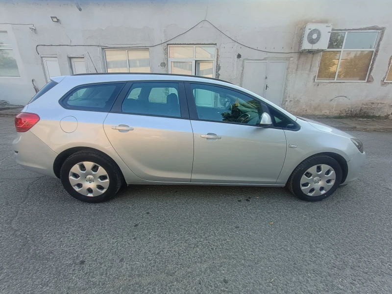 Opel Astra 1.6vvt 116кс, снимка 7 - Автомобили и джипове - 51317572