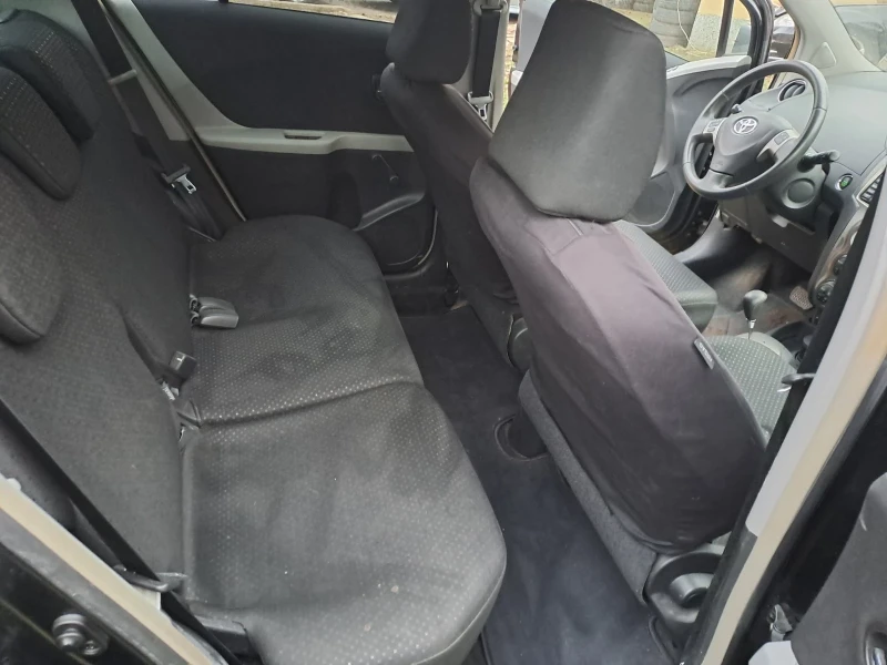 Toyota Yaris 1.3 Automatic, снимка 9 - Автомобили и джипове - 52868067