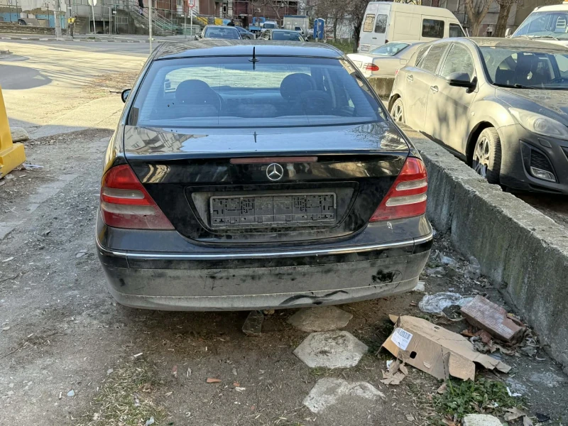 Mercedes-Benz C 220, снимка 2 - Автомобили и джипове - 53084558