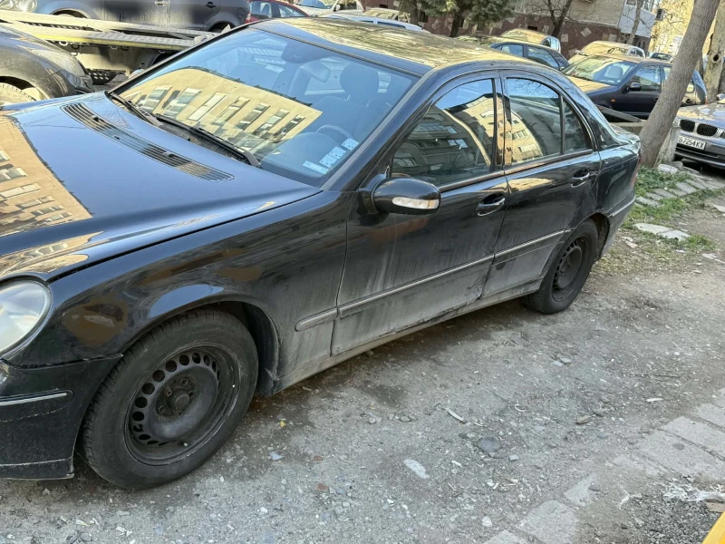 Mercedes-Benz C 220, снимка 3 - Автомобили и джипове - 53084558
