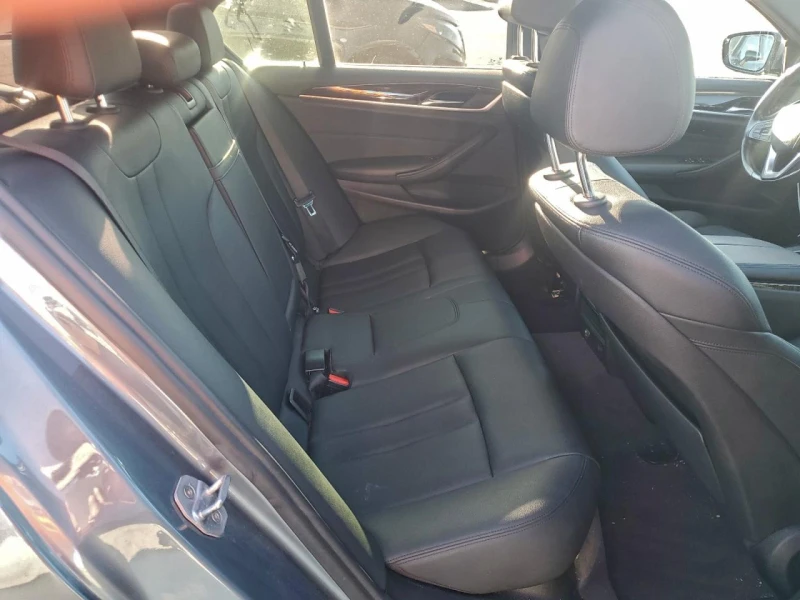 BMW 530 HEAD UP| GESTURE| 360| CARPLAY, снимка 10 - Автомобили и джипове - 53180680