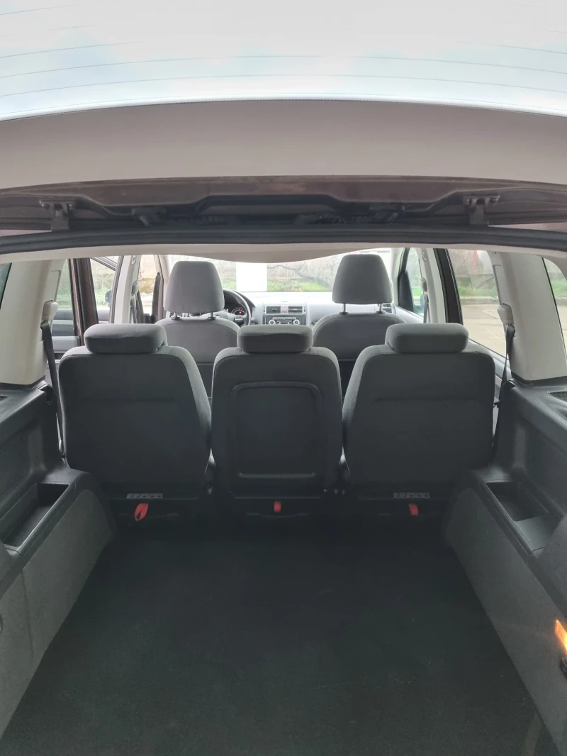 VW Touran, снимка 12 - Автомобили и джипове - 53477904