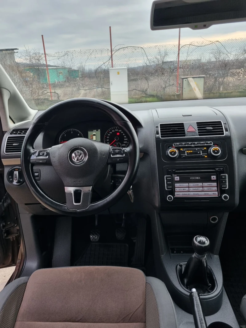 VW Touran, снимка 14 - Автомобили и джипове - 53477904