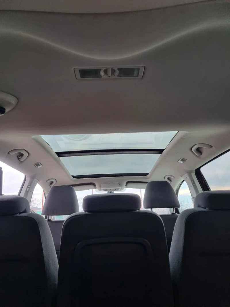 VW Touran, снимка 8 - Автомобили и джипове - 53477904