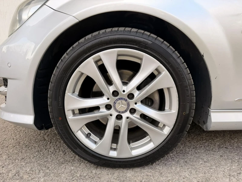 Mercedes-Benz C 220 CDI / AMG LINE / АВТОМАТИК , снимка 16 - Автомобили и джипове - 53502002