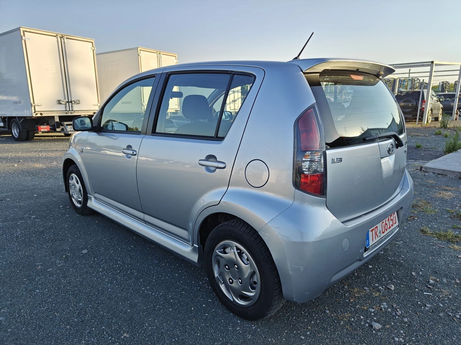 Daihatsu Sirion 1.3i-119000км. Клима - изображение 4