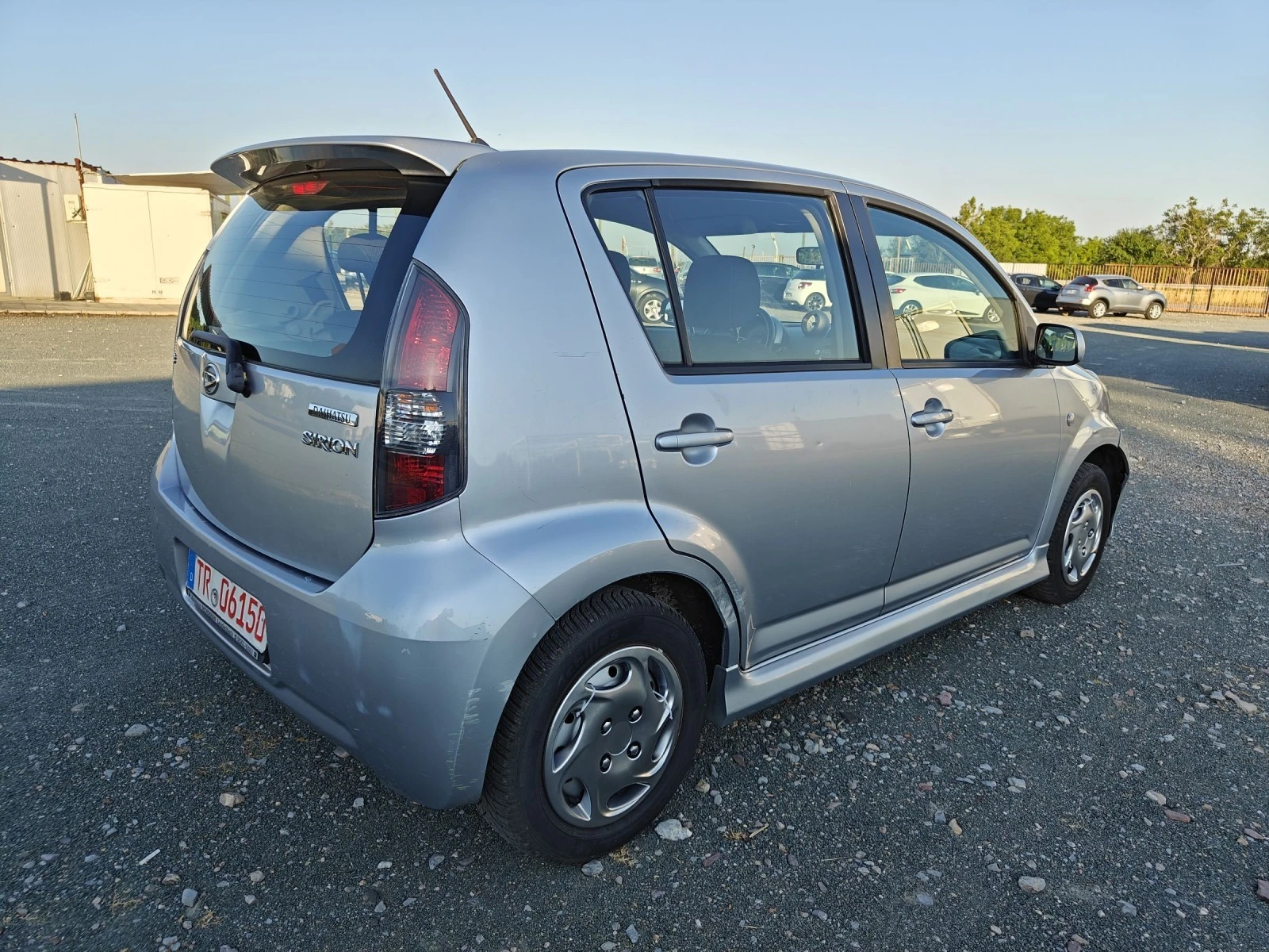 Daihatsu Sirion 1.3i-119000км. Клима - изображение 5