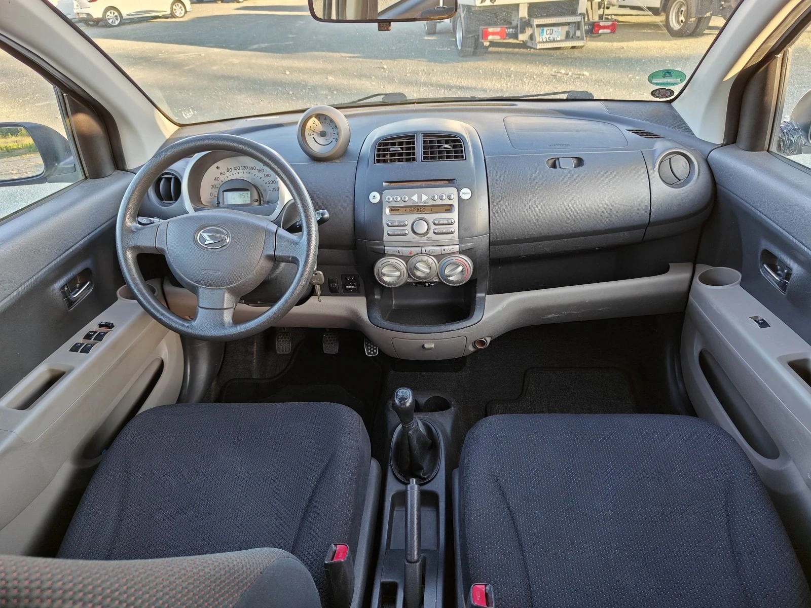 Daihatsu Sirion 1.3i-119000км. Клима - изображение 10