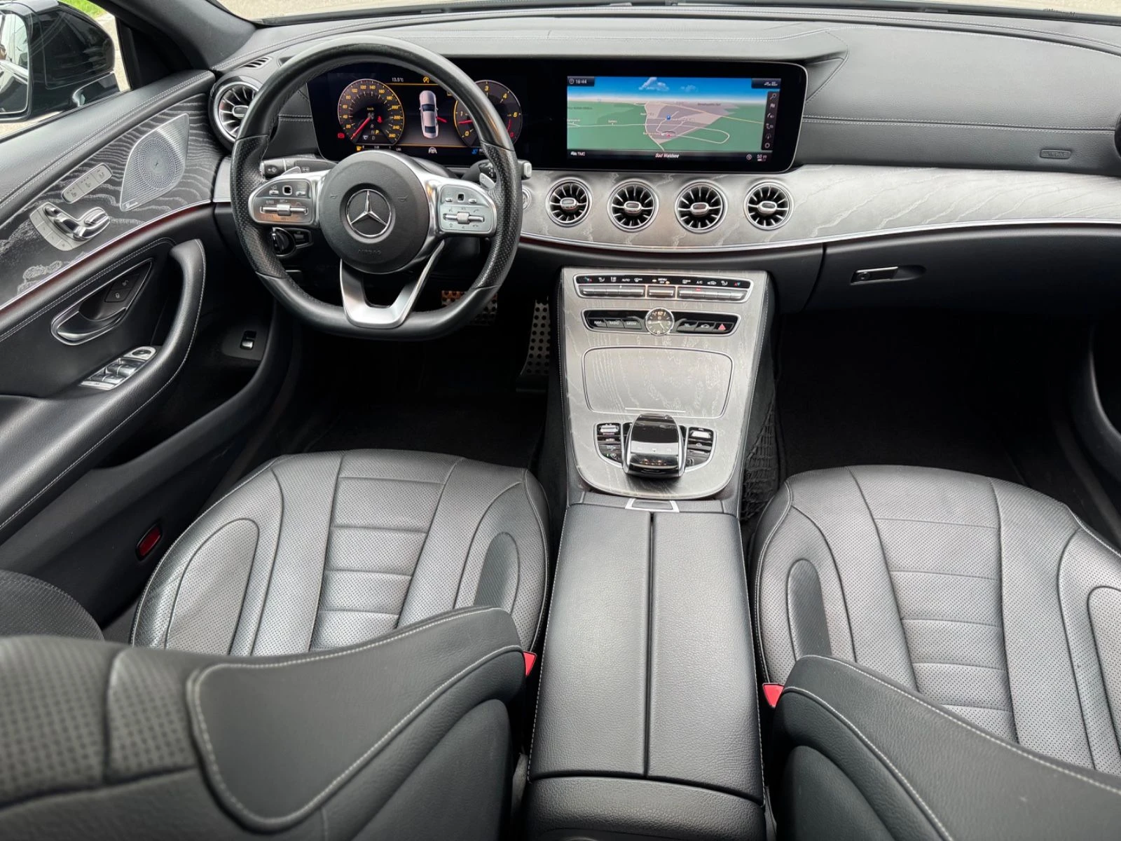 Mercedes-Benz CLS 400 D/4MATIC/340HP/BURN MASTER/360/PANO/MEMO/E134 - изображение 10