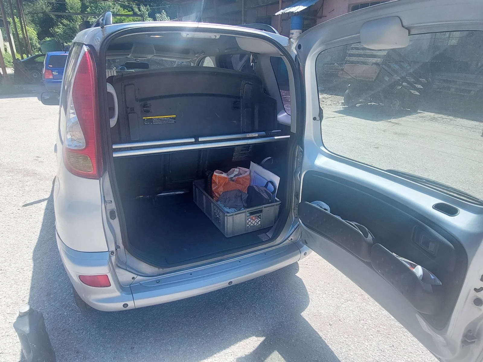 Toyota Yaris verso  - изображение 3