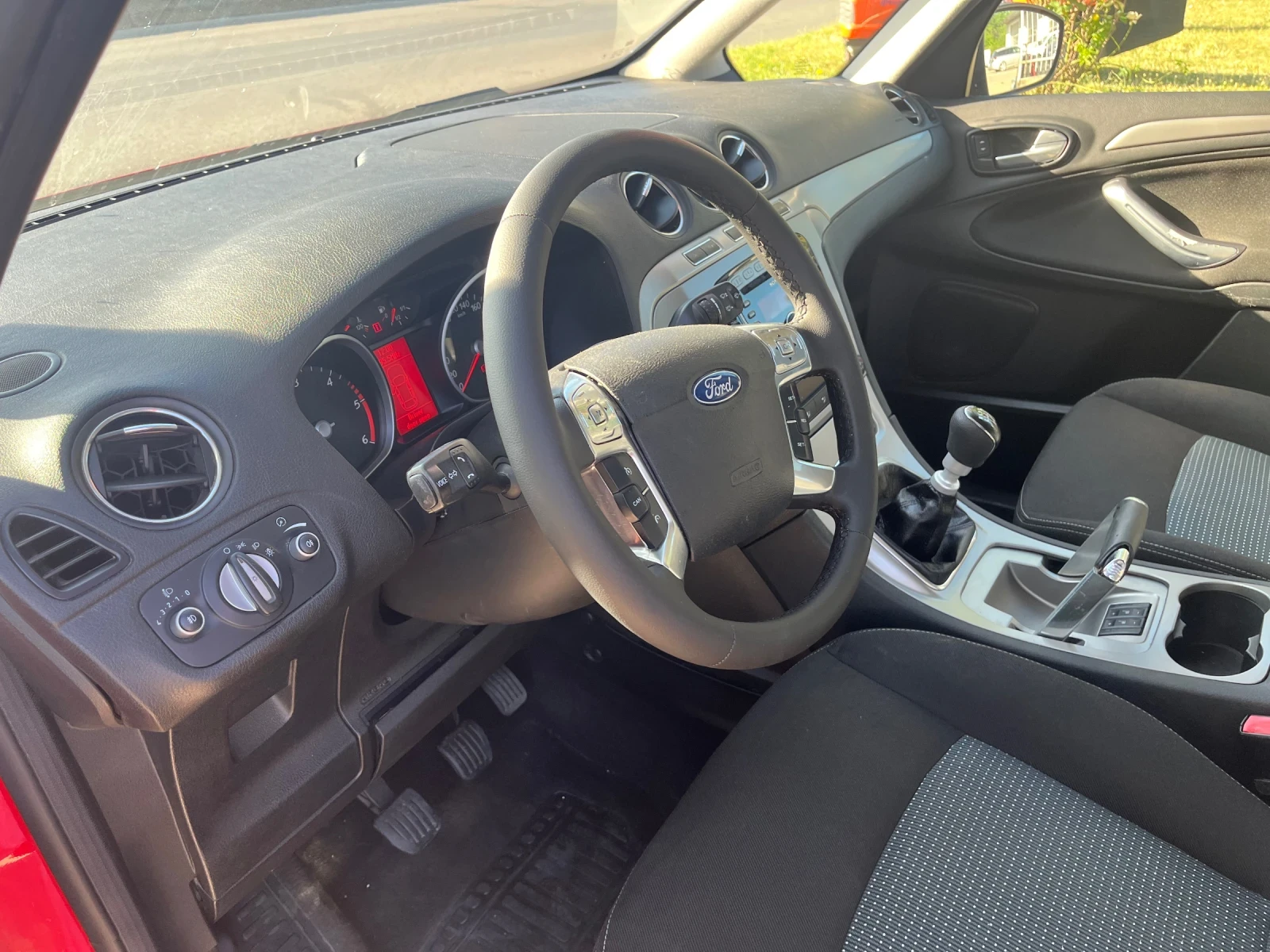 Ford Galaxy  - изображение 10