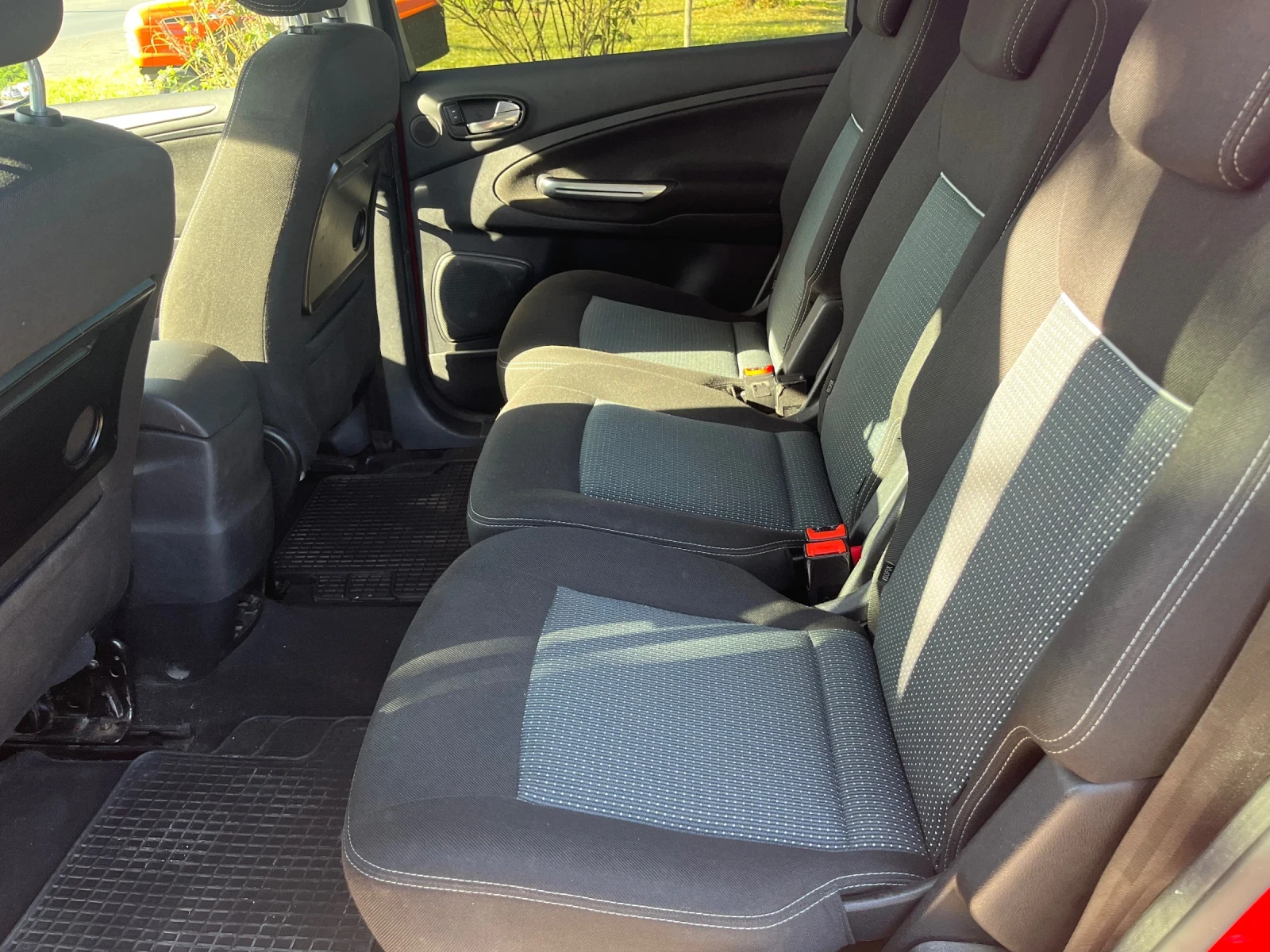 Ford Galaxy  - изображение 7