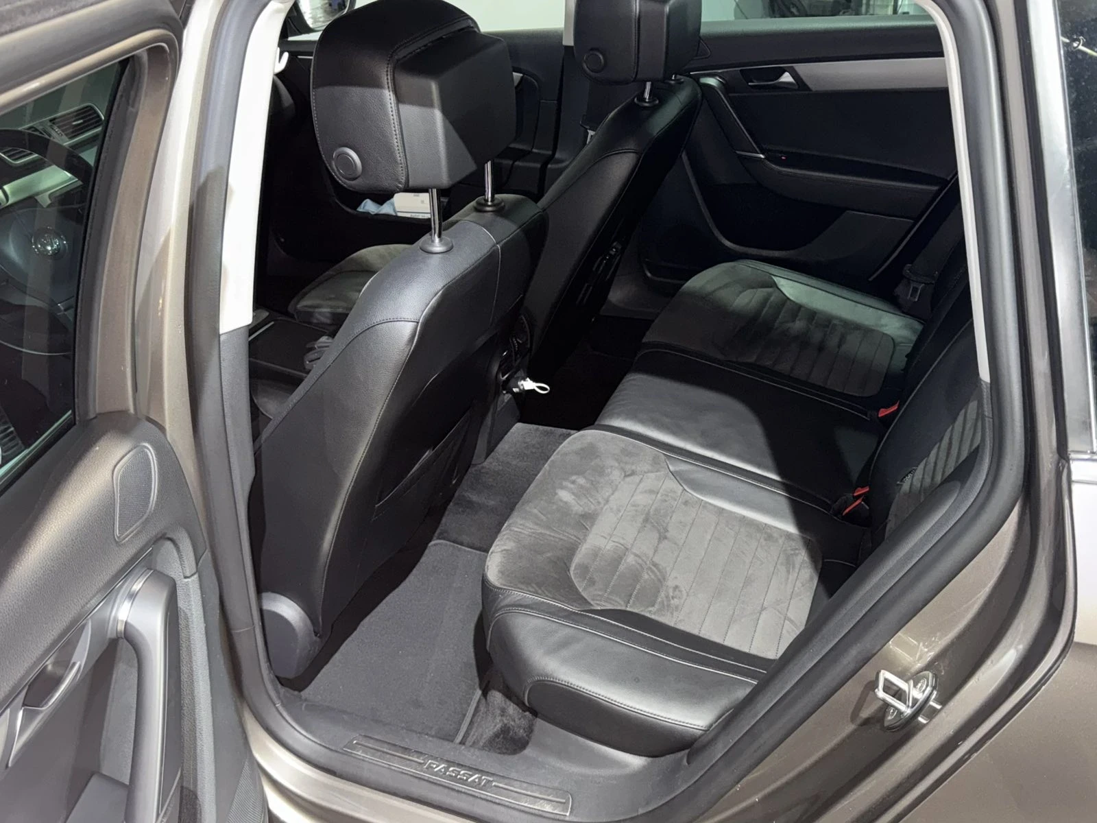 VW Passat 2.0 TDI 4X4 - изображение 8