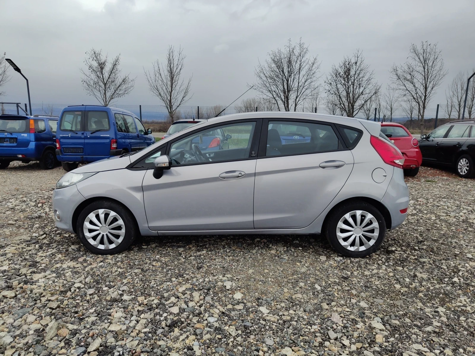 Ford Fiesta 1.3i evro5 80 Klima  - изображение 3