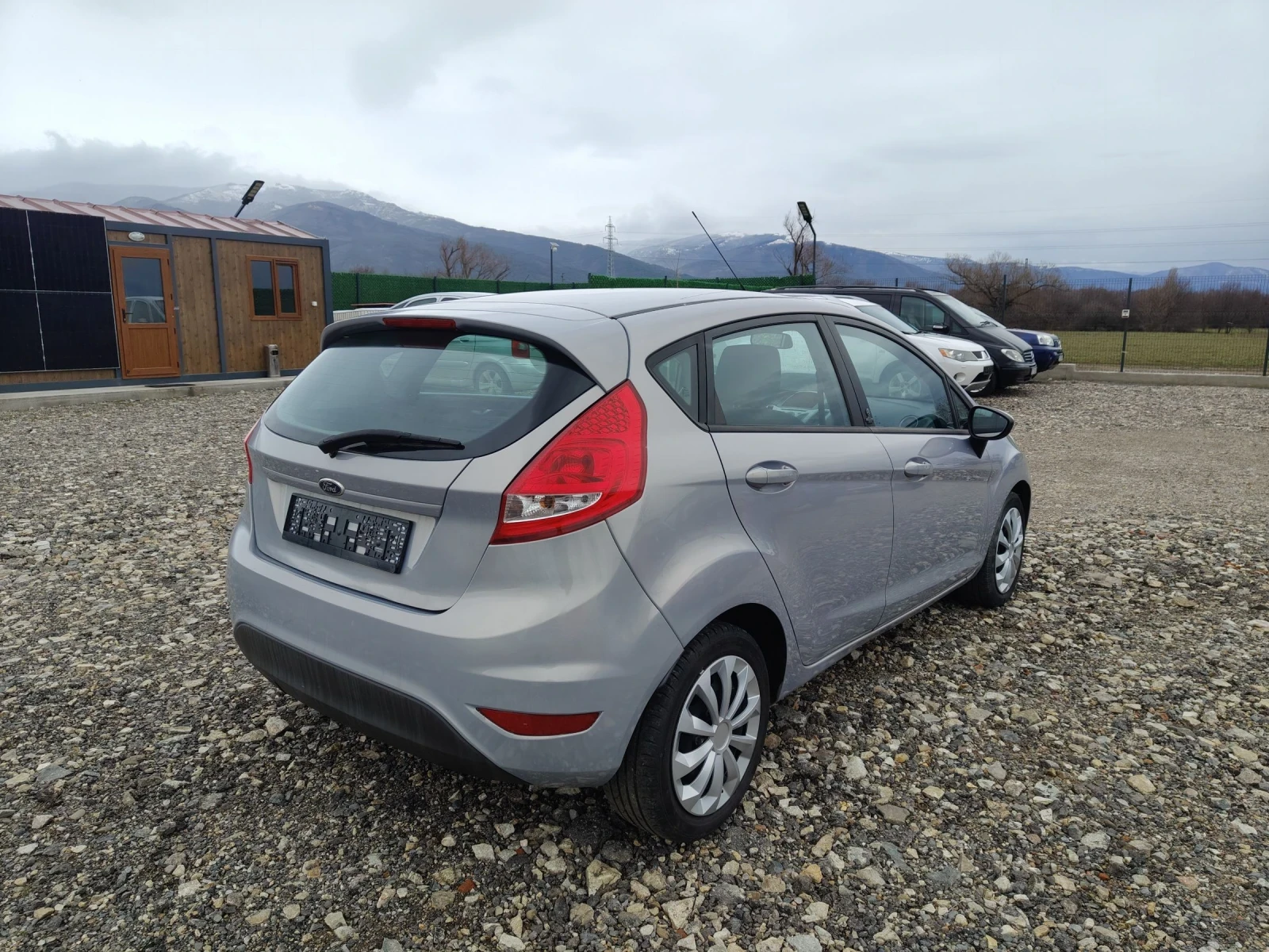 Ford Fiesta 1.3i evro5 80 Klima  - изображение 6