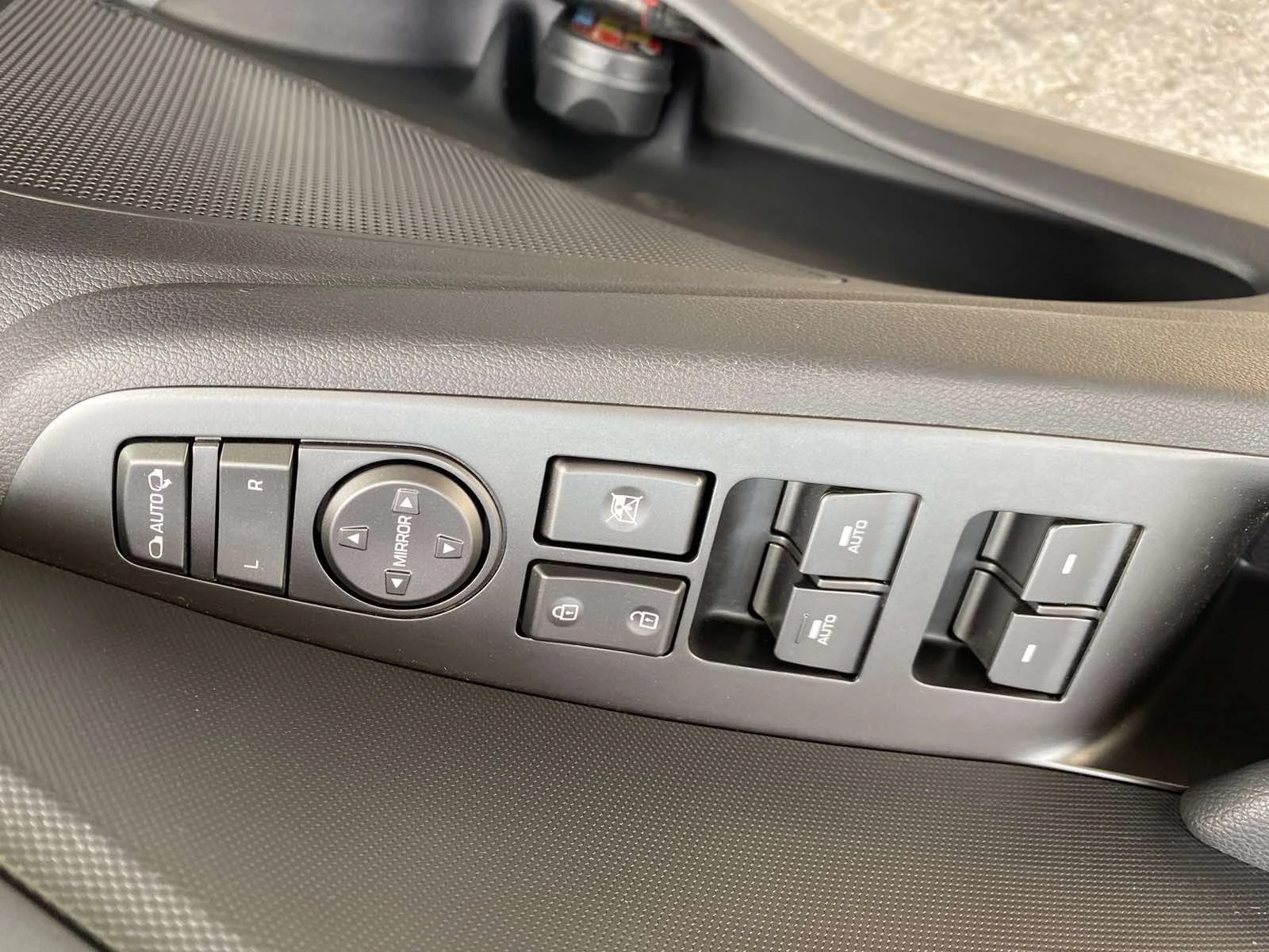 Hyundai Ioniq 38, снимка 13 - Автомобили и джипове - 54100386