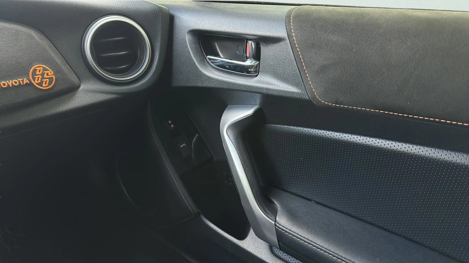 Toyota GT86 2.0 BOXER РЪЧКА ЗАДНО ШИТО ТАБЛО СПОЙЛЕР LSD NAVI, снимка 9 - Автомобили и джипове - 54214708