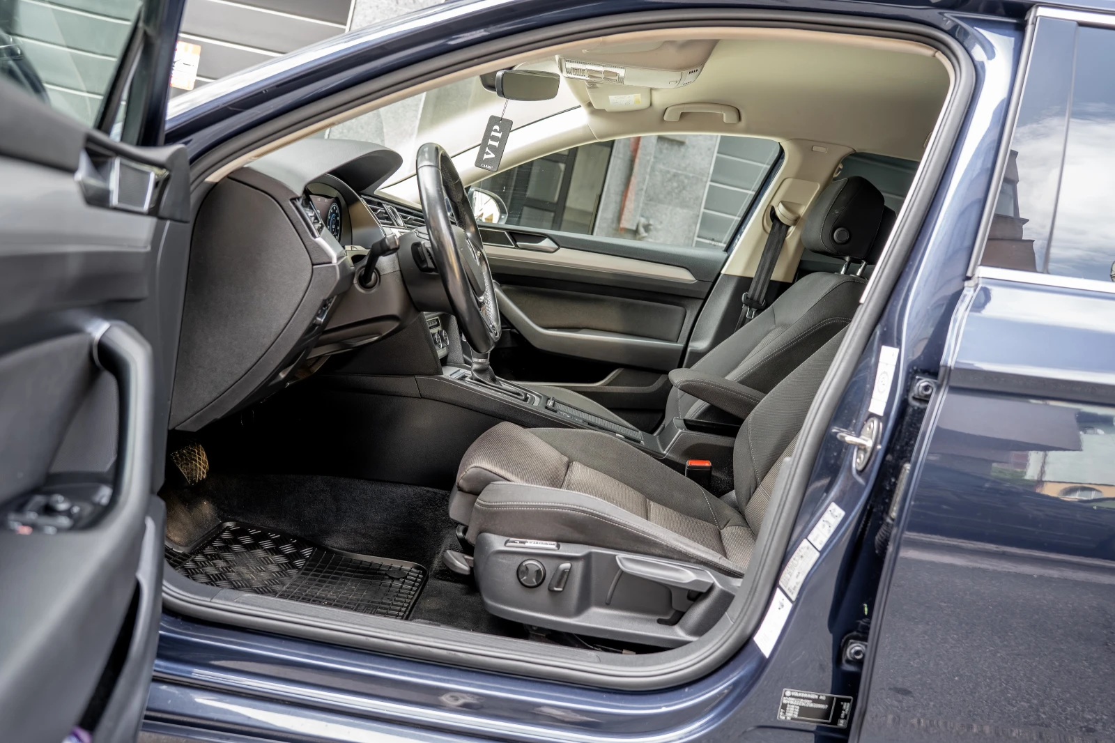 VW Passat Дигитал 360 камери, снимка 8 - Автомобили и джипове - 54519018