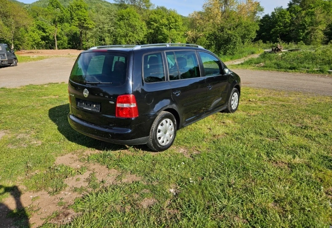 VW Touran 1.9 tdi, снимка 2 - Автомобили и джипове - 54578347