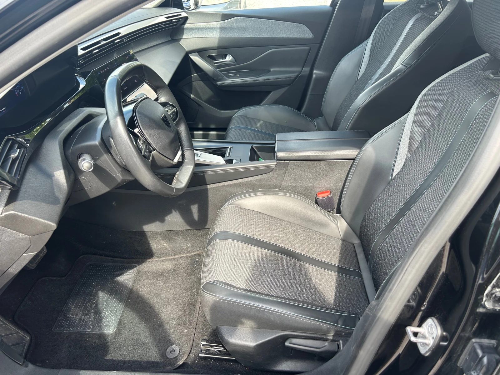 Peugeot 308 1.5BLUE HDI EURO6D , снимка 10 - Автомобили и джипове - 54854268