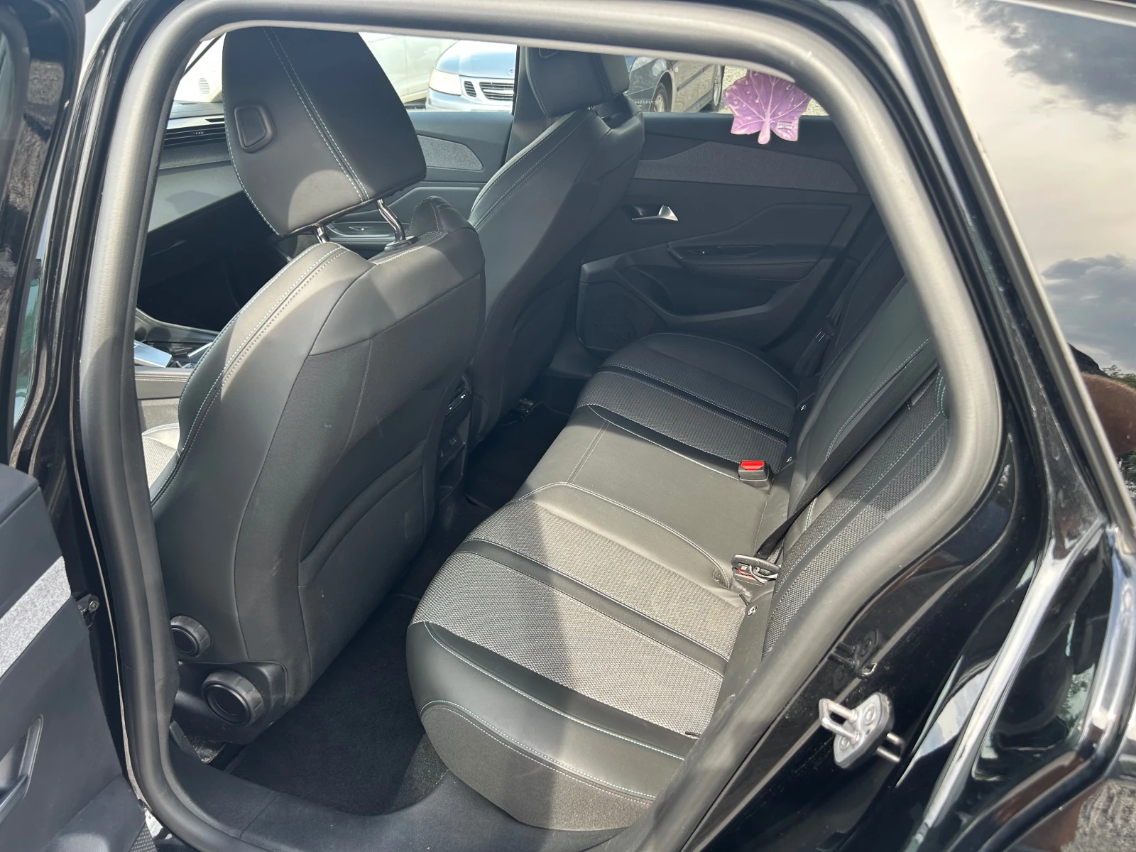 Peugeot 308 1.5BLUE HDI EURO6D , снимка 11 - Автомобили и джипове - 54854268