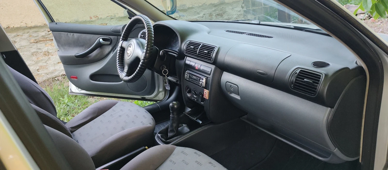Seat Leon, снимка 11 - Автомобили и джипове - 55031732