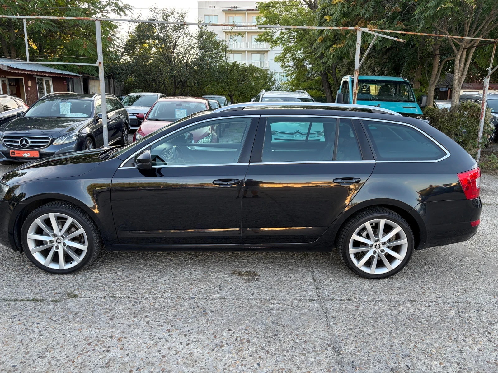 Skoda Octavia 1.6 TDI, снимка 8 - Автомобили и джипове - 56082027