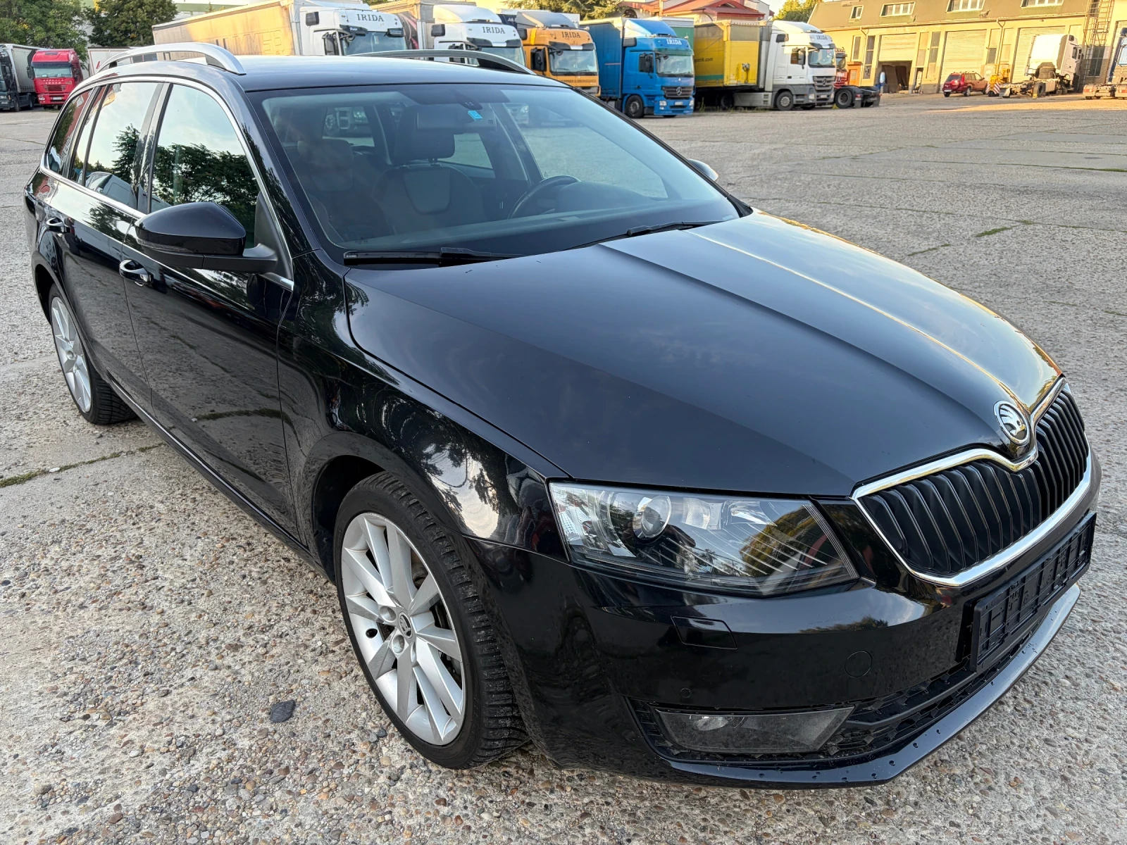 Skoda Octavia 1.6 TDI, снимка 3 - Автомобили и джипове - 56082027