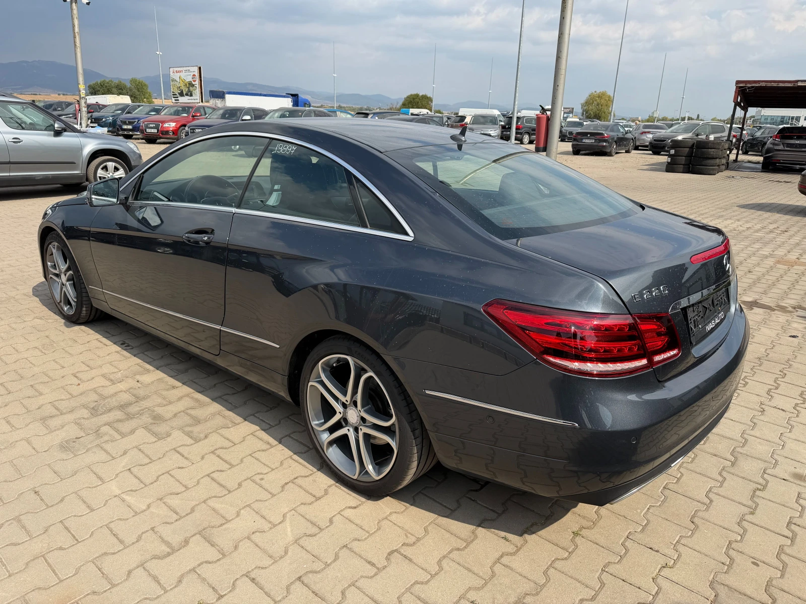 Mercedes-Benz E 220 CDI COUPE AVTOMAT/KOJA/NAVI EURO 6, снимка 8 - Автомобили и джипове - 56165618
