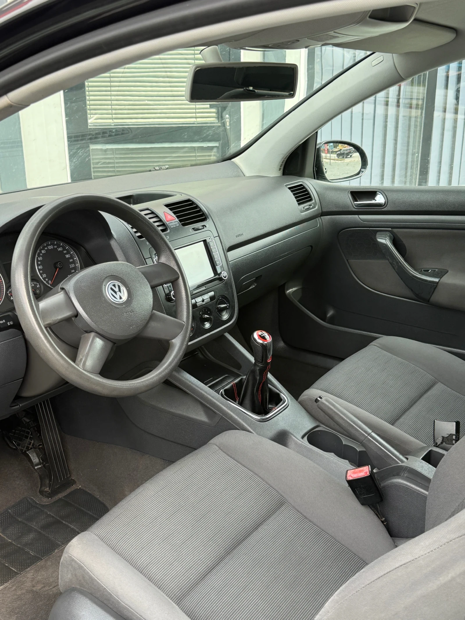 VW Golf 1.9 TDI 105, снимка 6 - Автомобили и джипове - 56271042