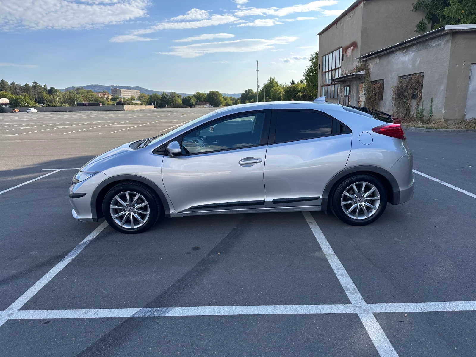 Honda Civic 1.8 I-vtec, снимка 3 - Автомобили и джипове - 56274372