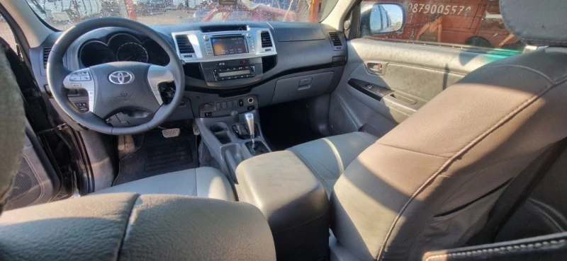 Toyota Hilux, снимка 12 - Автомобили и джипове - 47445440