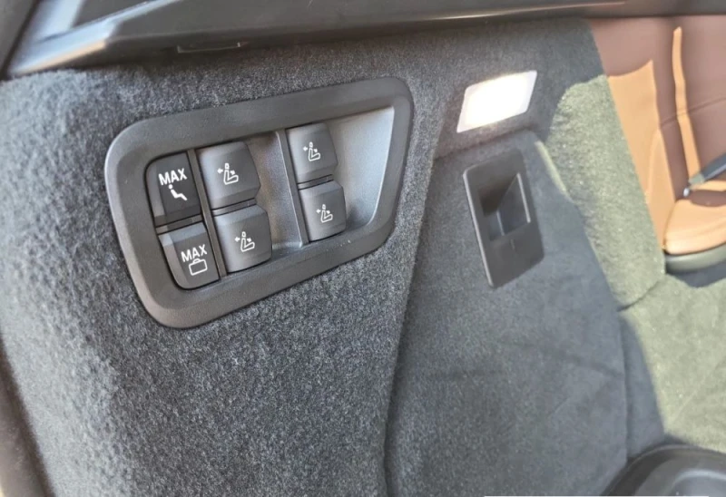 BMW X7 M50i, снимка 10 - Автомобили и джипове - 51222732