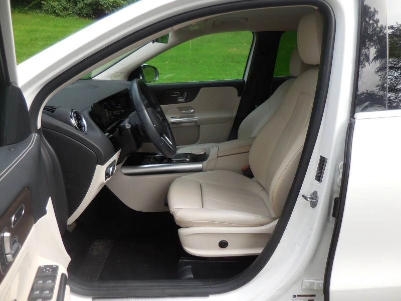 Mercedes-Benz GLA 250, снимка 11 - Автомобили и джипове - 53186974