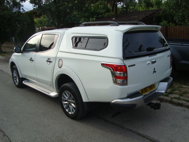 Mitsubishi L200 Barbarian 2.5, снимка 6 - Автомобили и джипове - 47667642